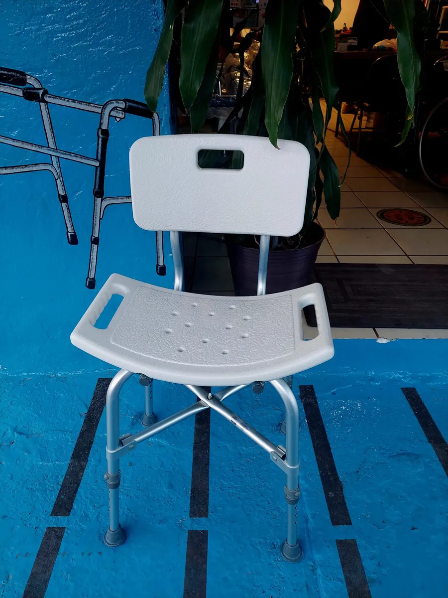 OU468 – Extra-Wide Reinforced Shower Chair