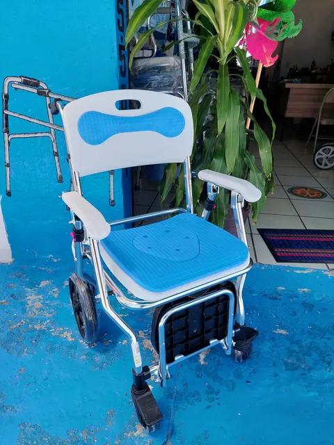 OU452 – Silla Comodo Con Ruedas